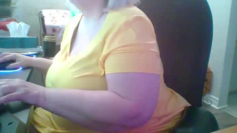 ivyjane3522 online show from 04-27-26, 03:54