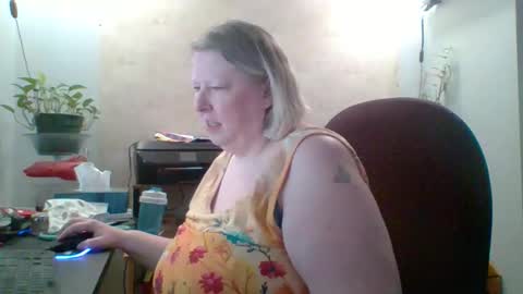 ivyjane3522 online show from 05-11-26, 02:45