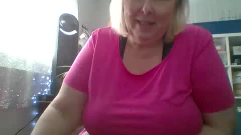 Snapshot of ivyjane3522 chatting on 06-07-26, 01:26 ivyjane3522 online show from 06-07-26, 01:26