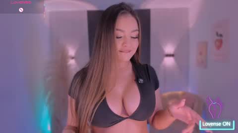 Snapshot of ivyjonesx chatting on 06-20-26, 03:26 Ivy online show from 06-20-26, 03:26
