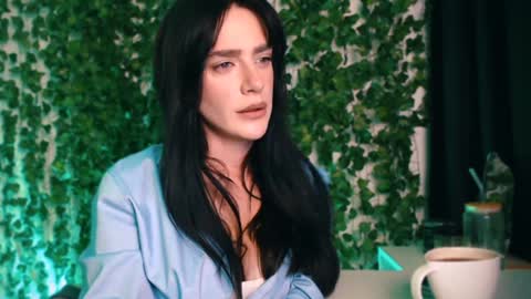 Miss Ivy online show from 12-20-24, 04:25