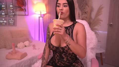 Annie online show from 11-23-25, 08:41