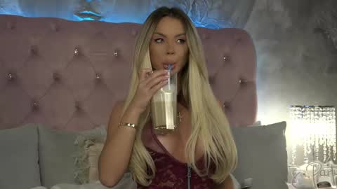 Snapshot of ivyrubens chatting on 11-10-25, 05:39 Ivy online show from 11-10-25, 05:39