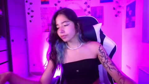 Snapshot of ivystone_ chatting on 03-12-26, 12:06 Ivy online show from 03-12-26, 12:06