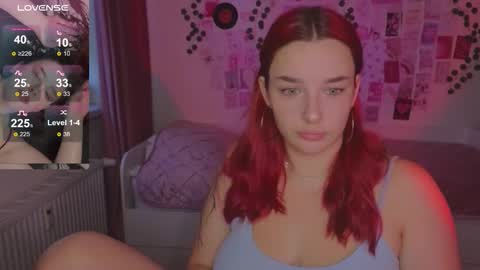 Snapshot of iwi_wi_wi chatting on 09-17-25, 04:08 Daisy online show from 09-17-25, 04:08