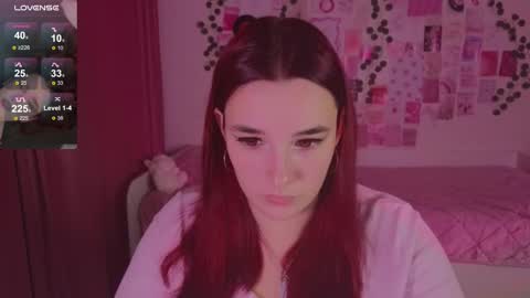 Snapshot of iwi_wi_wi chatting on 11-02-25, 05:15 Daisy online show from 11-02-25, 05:15