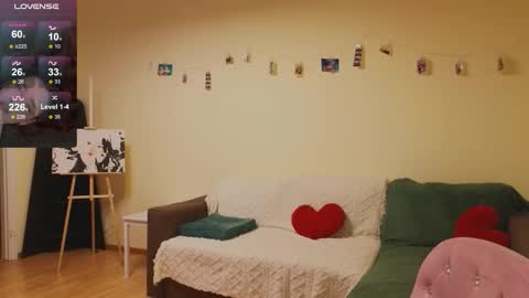 Snapshot of iwi_wi_wi chatting on 01-17-26, 10:35 Daisy online show from 01-17-26, 10:35