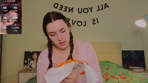 Snapshot of iwi_wi_wi chatting on 02-15-26, 07:51 Daisy online show from 02-15-26, 07:51