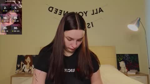 Snapshot of iwi_wi_wi chatting on 02-28-26, 09:21 Daisy online show from 02-28-26, 09:21