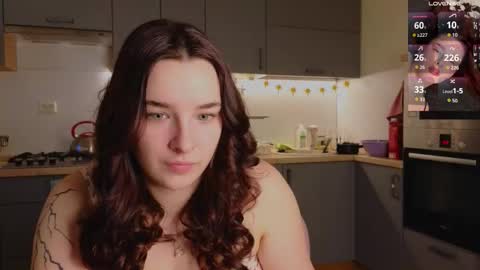 Snapshot of iwi_wi_wi chatting on 03-08-26, 03:38 Daisy online show from 03-08-26, 03:38