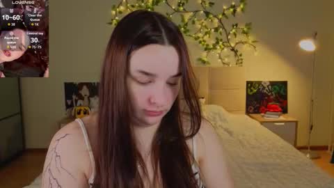 Snapshot of iwi_wi_wi chatting on 03-15-26, 07:42 Daisy online show from 03-15-26, 07:42