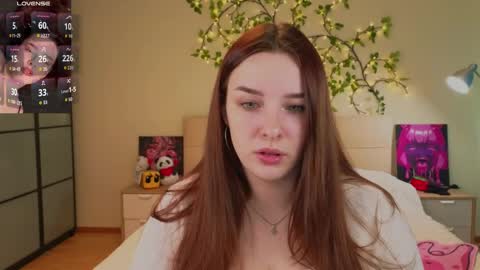 Snapshot of iwi_wi_wi chatting on 04-09-26, 12:21 Daisy online show from 04-09-26, 12:21