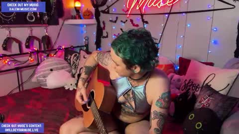 Muse hethey online show from 10-07-25, 11:57