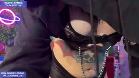 Snapshot of iwillbeyourmuse chatting on 01-17-26, 12:59 Muse hethey online show from 01-17-26, 12:59