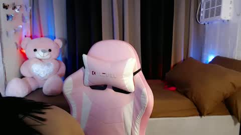 Red online show from 02-16-25, 03:58