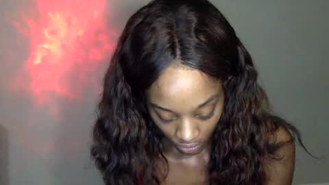 Snapshot of iysisfv chatting on 11-18-25, 02:17 iysisfv online show from 11-18-25, 02:17