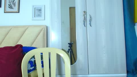 izaack online show from 12-13-25, 09:42