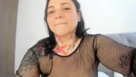 Snapshot of izabellasweet chatting on 02-06-25, 08:13 Izabella online show from 02-06-25, 08:13