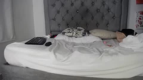 Snapshot of izabellasweet chatting on 03-01-25, 05:42 Izabella online show from 03-01-25, 05:42