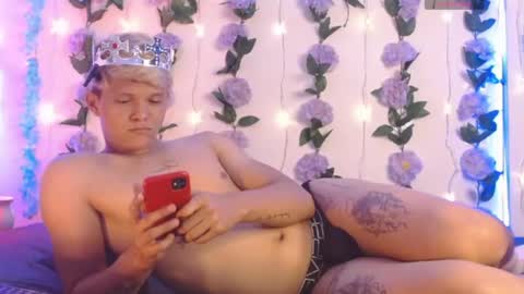 Snapshot of izan_02 chatting on 02-23-26, 08:17 izan online show from 02-23-26, 08:17