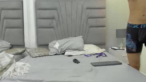 Snapshot of izato chatting on 02-22-25, 05:35 izato online show from 02-22-25, 05:35