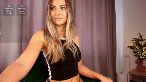 izy bellee online show from 01-11-25, 09:15