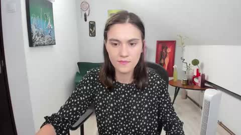 Izzy online show from 09-17-25, 01:24