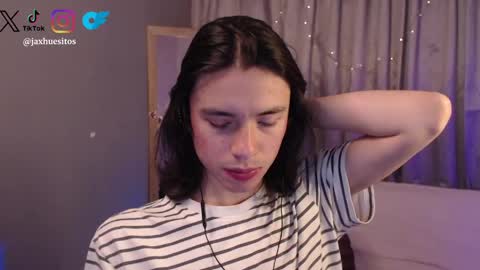 Snapshot of j_a_x_x_x_o_n chatting on 04-10-26, 01:38 Hey im Jaxxxon check my info online show from 04-10-26, 01:38