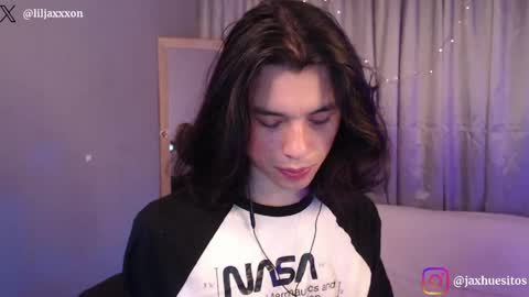 Snapshot of j_a_x_x_x_o_n chatting on 04-28-26, 11:59 Hey im Jaxxxon check my info online show from 04-28-26, 11:59