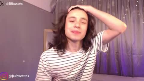 Snapshot of j_a_x_x_x_o_n chatting on 05-04-26, 12:34 Hey im Jaxxxon check my info online show from 05-04-26, 12:34