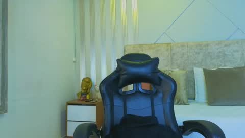 j_belle_ online show from 04-02-26, 01:53