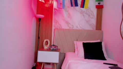 j_belle_ online show from 07-11-26, 10:22