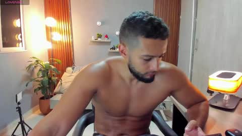 Calix  Independient model Insta and twt Calixsnake online show from 05-10-26, 12:27