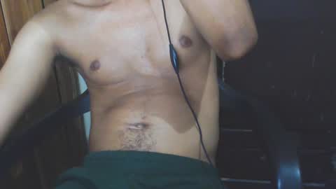 Snapshot of j_castello chatting on 12-24-24, 01:49 J online show from 12-24-24, 01:49