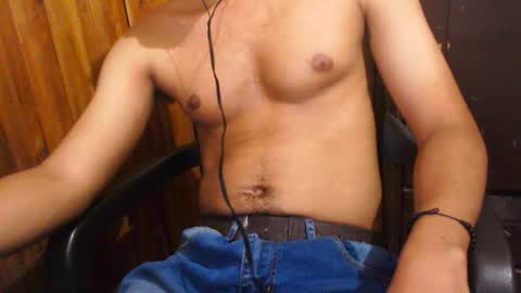 Snapshot of j_castello chatting on 10-08-25, 04:48 J online show from 10-08-25, 04:48