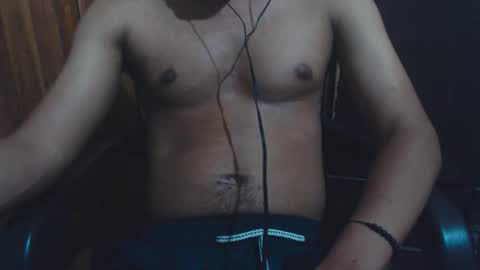 Snapshot of j_castello chatting on 10-18-25, 03:31 J online show from 10-18-25, 03:31