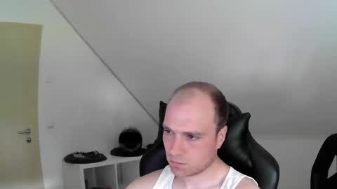 here4y online show from 05-06-26, 09:47