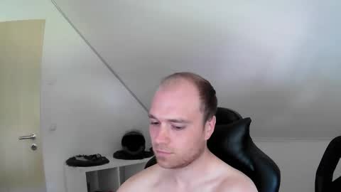 here4y online show from 05-09-26, 09:58