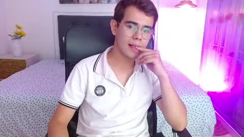 Snapshot of jack__thomas chatting on 06-09-26, 03:23 JACK TOMAS online show from 06-09-26, 03:23