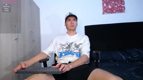INDEPENDENT MODEL online show from 02-18-25, 02:27