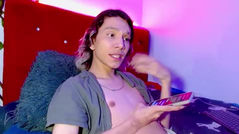 Snapshot of jack_s21 chatting on 12-04-24, 01:47 Laick online show from 12-04-24, 01:47