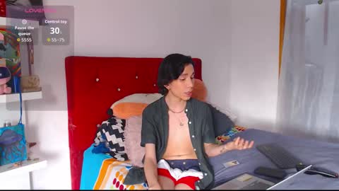 Snapshot of jack_s21 chatting on 11-14-25, 08:51 Laick online show from 11-14-25, 08:51