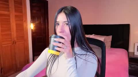 jackiie_ online show from 06-01-26, 01:02