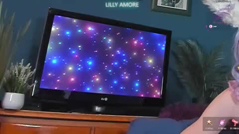 LillyAmore online show from 10-17-25, 05:15