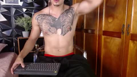 Snapshot of jackson_macleyn chatting on 03-08-26, 02:04 Jackson online show from 03-08-26, 02:04