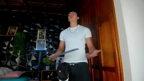 Snapshot of jackson_macleyn chatting on 03-29-26, 09:04 Jackson online show from 03-29-26, 09:04