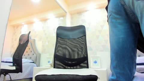 Snapshot of jacksonmuller_ chatting on 12-12-24, 11:40 Jackson online show from 12-12-24, 11:40