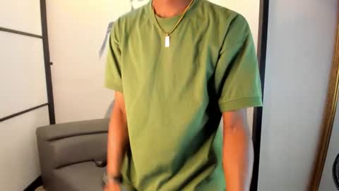 Snapshot of jacksonmuller_ chatting on 10-08-25, 01:20 Jackson online show from 10-08-25, 01:20