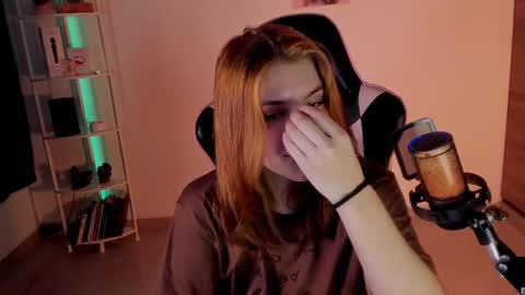 Snapshot of jacky_croft chatting on 12-16-24, 07:58 Linda Sofia help me get to 100 thumbs up online show from 12-16-24, 07:58