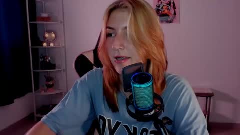 Snapshot of jacky_croft chatting on 01-17-25, 03:23 Linda Sofia help me get to 100 thumbs up online show from 01-17-25, 03:23